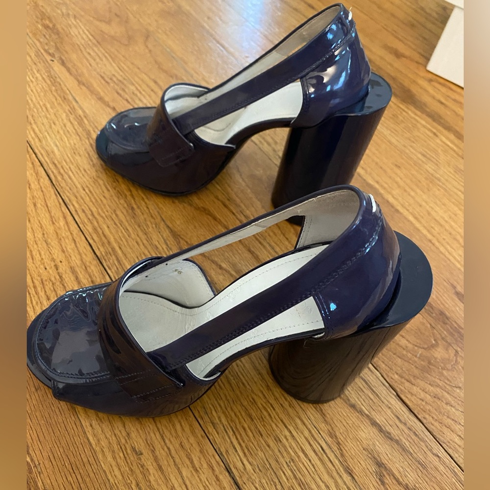 Maison Margiela Open Toe Patent Heel - size 6